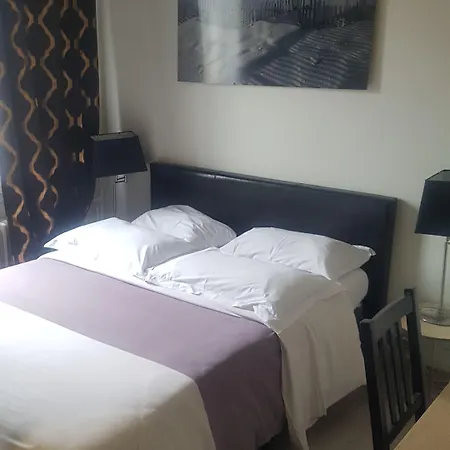 Le Hotel 2*