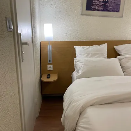 Le Hotel 2*