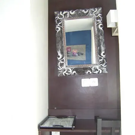 Le Hotel 2*